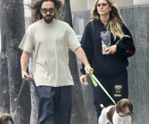 Heidi Klum i Tom Kaulitz spacerują z psami